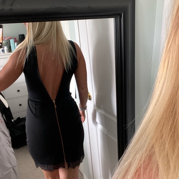 Bodycon style lace dress - size large - Picture 3 of 3